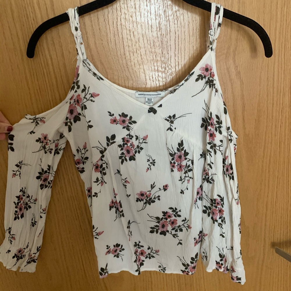 American Eagle Floral Long Sleeve Blouse (xsmall)